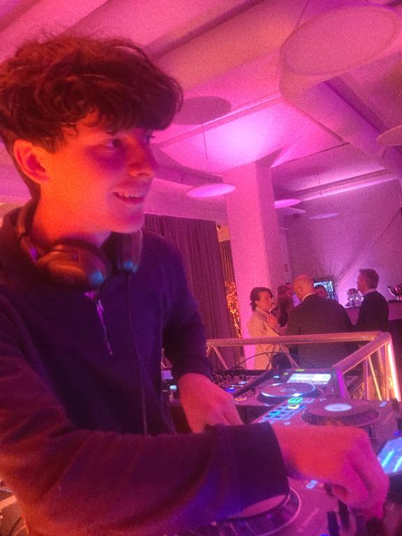 DJ Julian Bates